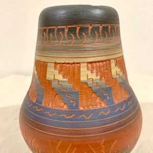 NATIVE AMERICAN POTTERY VASE PUEBLO HOPI